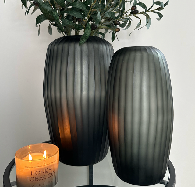 beautifully crafted handblown vase will complement floral displays with the contemporary style and blends well into a range of interiors.